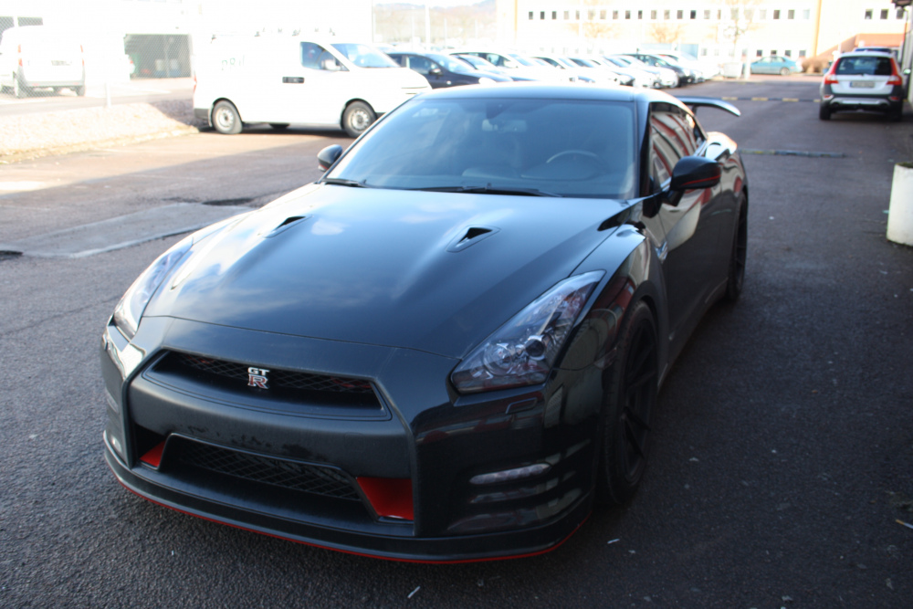 Nissan_GT-R_R35.JPG