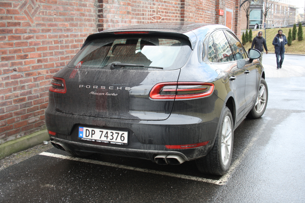 Porsche_Macan_Turbo_4.JPG