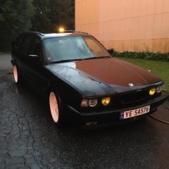 V8E34