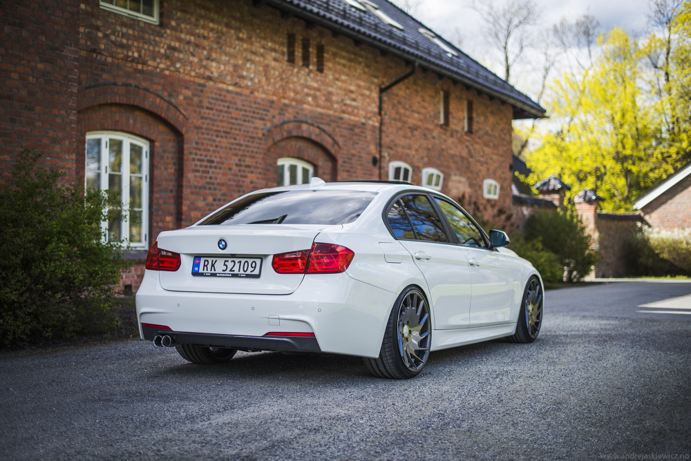 BMW_F30_320d_6_Size.jpg