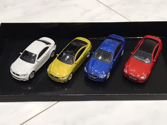BMW M Car Collection 80452365554 (1.64 Scale)_02.jpg