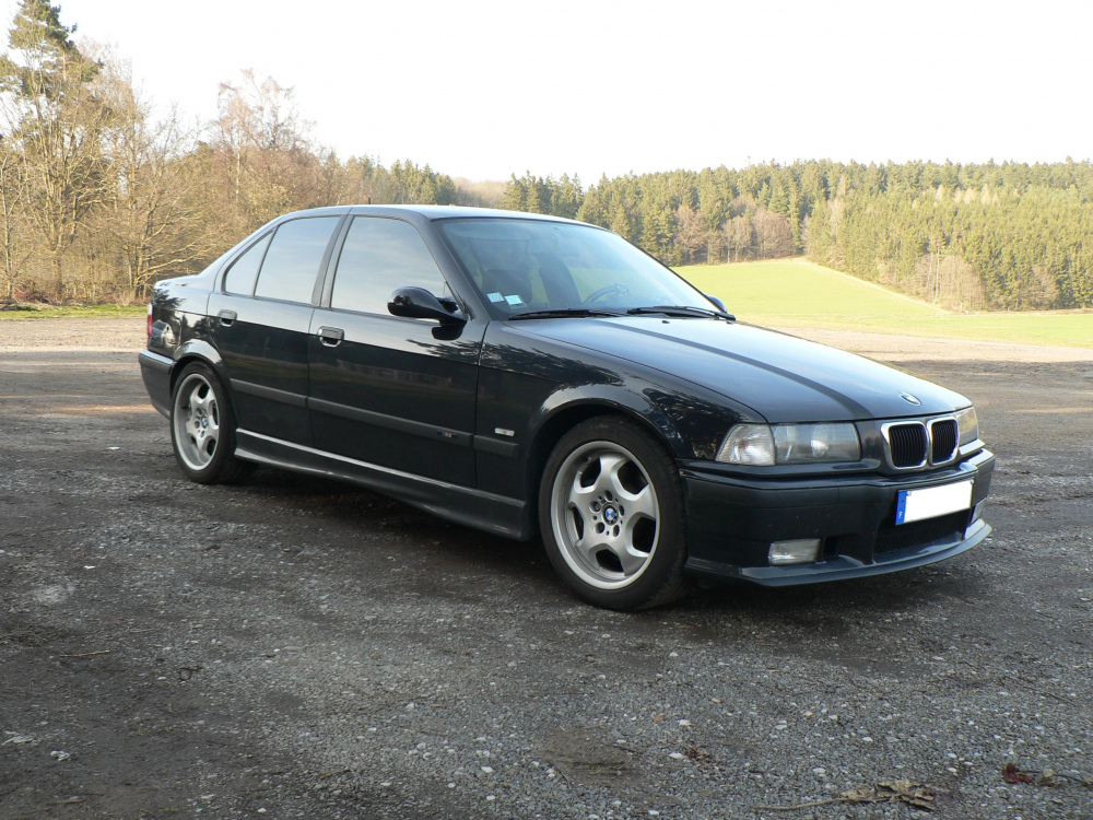 BMW_M3_E36_berline.jpg
