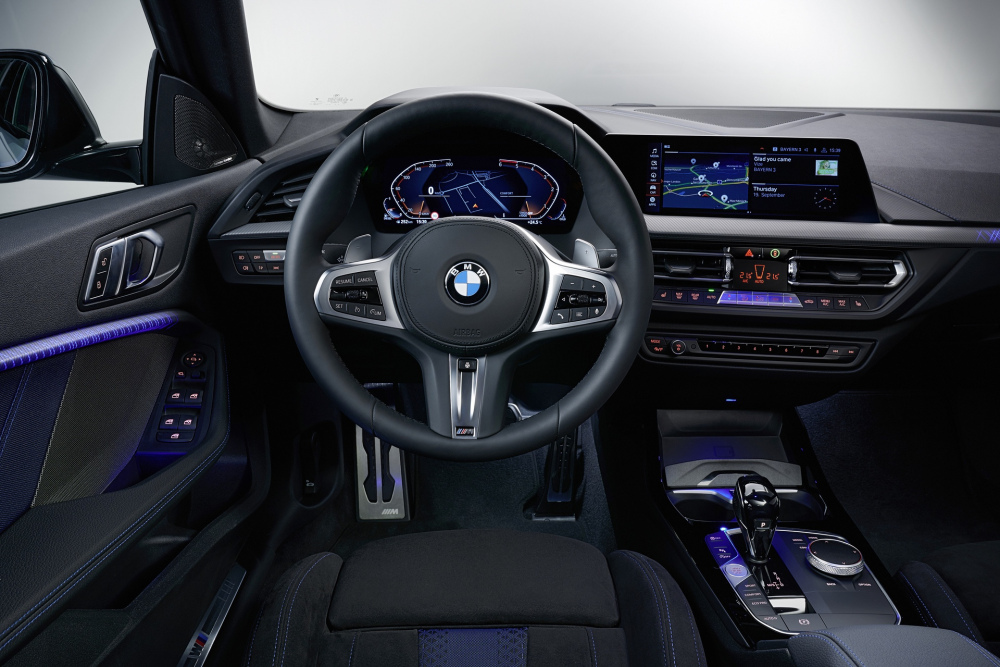 BMW-220d-gran-coupe-interior-7.thumb.jpg.3b29bb5bf6767f1a95a40d2a510258a7.jpg
