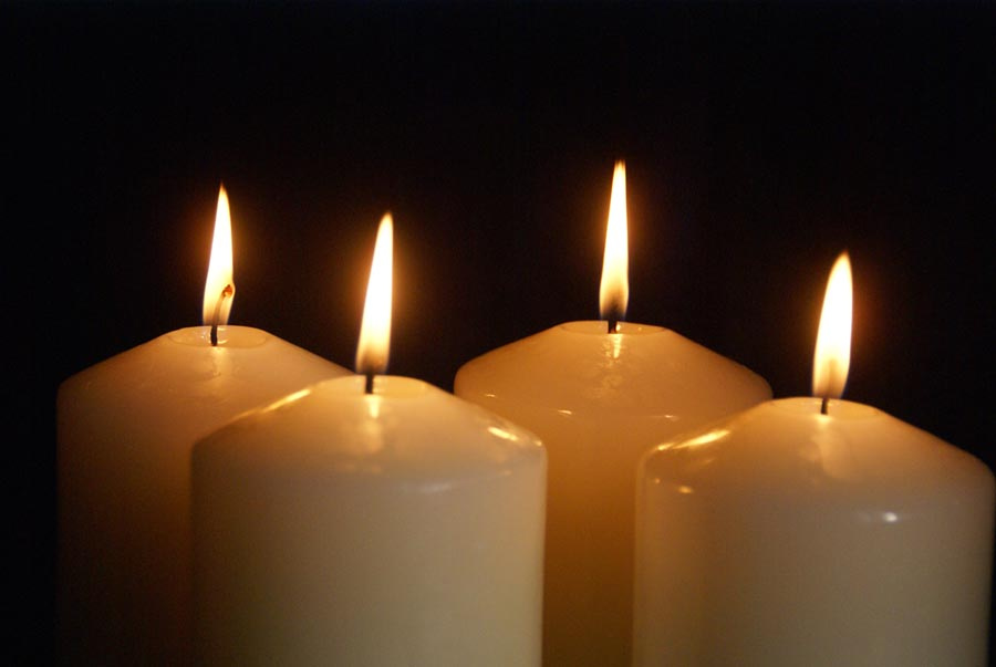 candles.jpg.dfd8185e5e8bf408baa816b4e74dac63.jpg