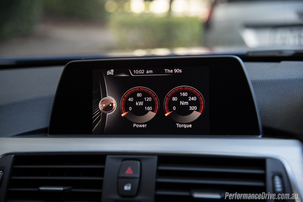 2016-BMW-320i-M-Sport-sport-gauges.jpg