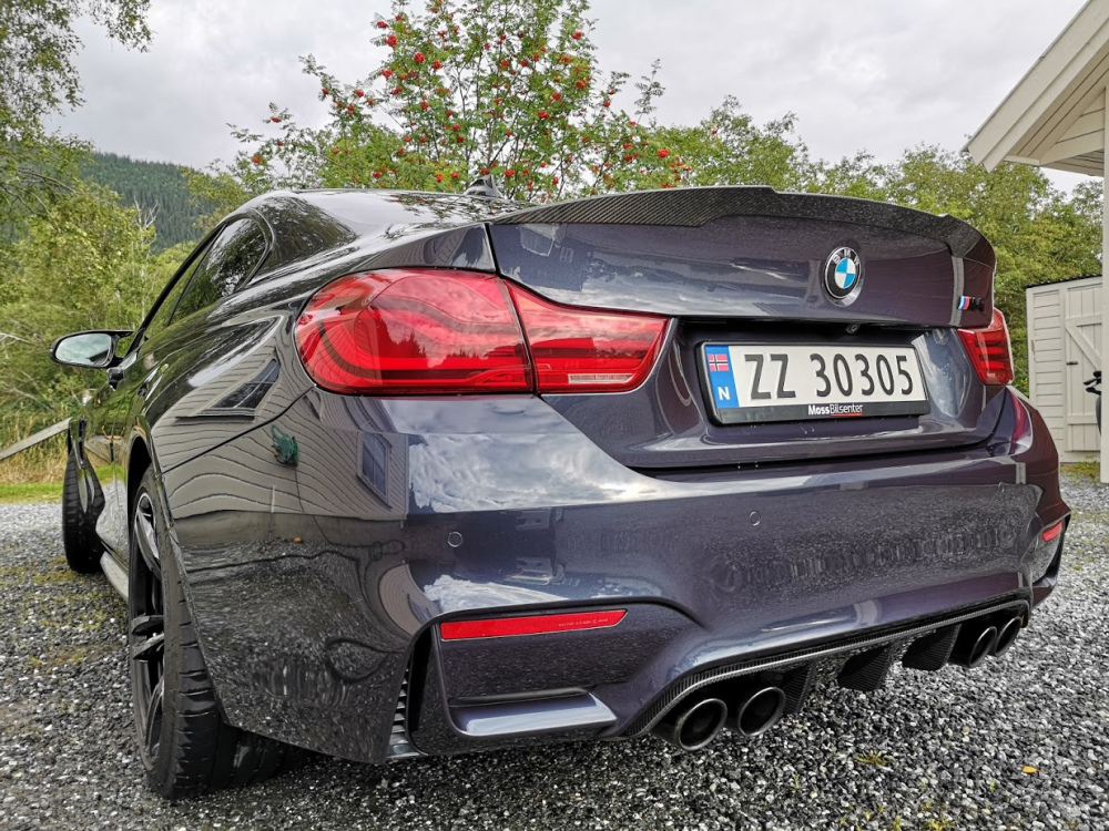 BMW M4 bak.jpg