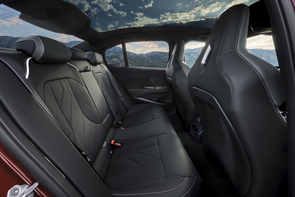 P90657774_highRes_the-new-bmw-m350-xdr.thumb.jpg.b647a71be5bb16918fb5ee7946da400b.jpg